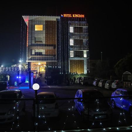 Kingdom Hotel Moga Eksteriør billede