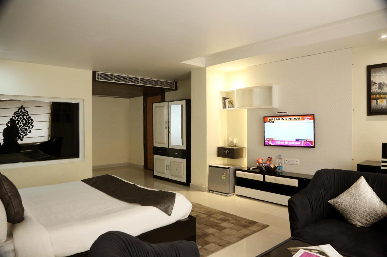 Kingdom Hotel Moga Eksteriør billede